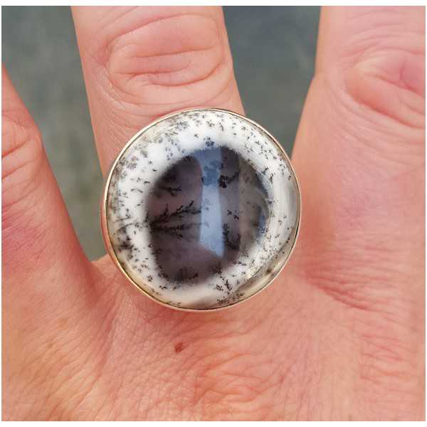 Zilveren ring gezet met ronde Dendriet Opaal 19 mm