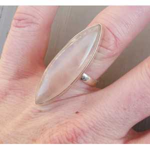 Zilveren ring gezet met marquise cabochon Rozenkwarts 16.5 mm