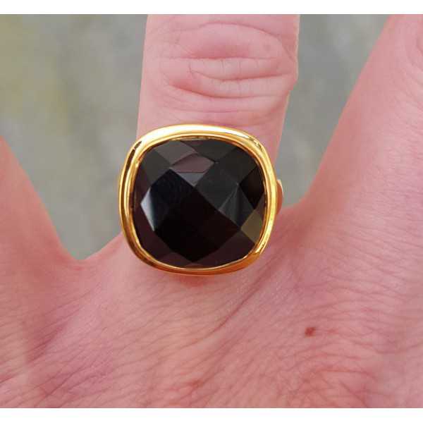 Vergoldeter ring mit einem quadratisch facettierten Onyx 17 mm