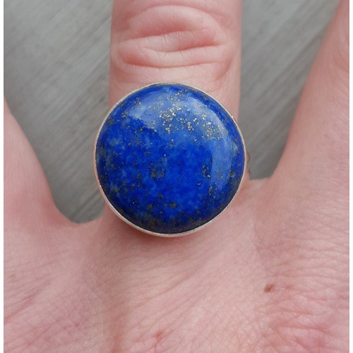 Zilveren ring gezet met ronde cabochon Lapis Lazuli 17.3 mm