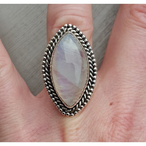 Zilveren ring gezet met marquise cabochon Maansteen 16.5 mm