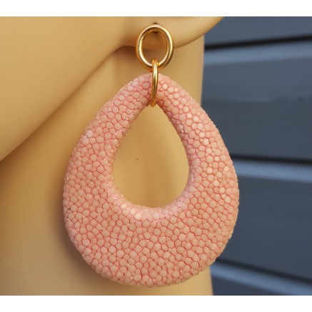 Oorbellen met druppel van licht roze Roggenleer