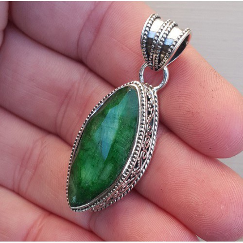 Zilveren hanger met marquise Emerald in bewerkte setting