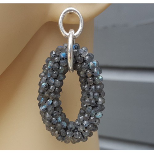 Zilveren oorbellen ovale hanger van Labradoriet