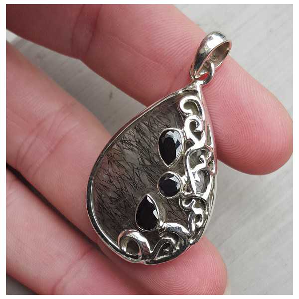 Silver pendant set with Onyx and Toermalijnkwarts