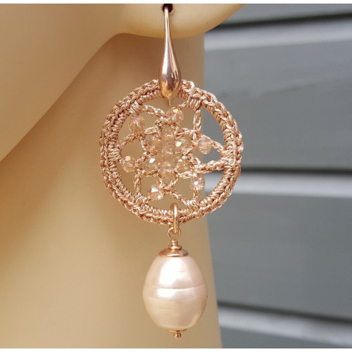 Oorbellen met Majorca parel en hanger met kristallen