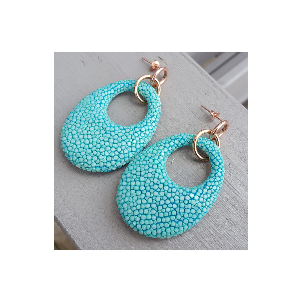 Oorbellen met ovale hanger van Turkoois blauw Roggenleer