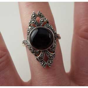 Silver ring set with round cabochon Onyx and Markasiet 18.5 mm