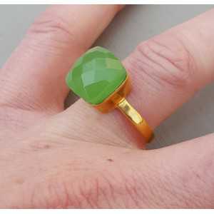 Vergoldet ring mit quadratischen apple grüne Varietät des Chalcedon 18 oder 20 mm