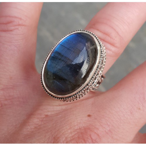 Zilveren ring bewerkte setting met ovale cabochon Labradoriet 17