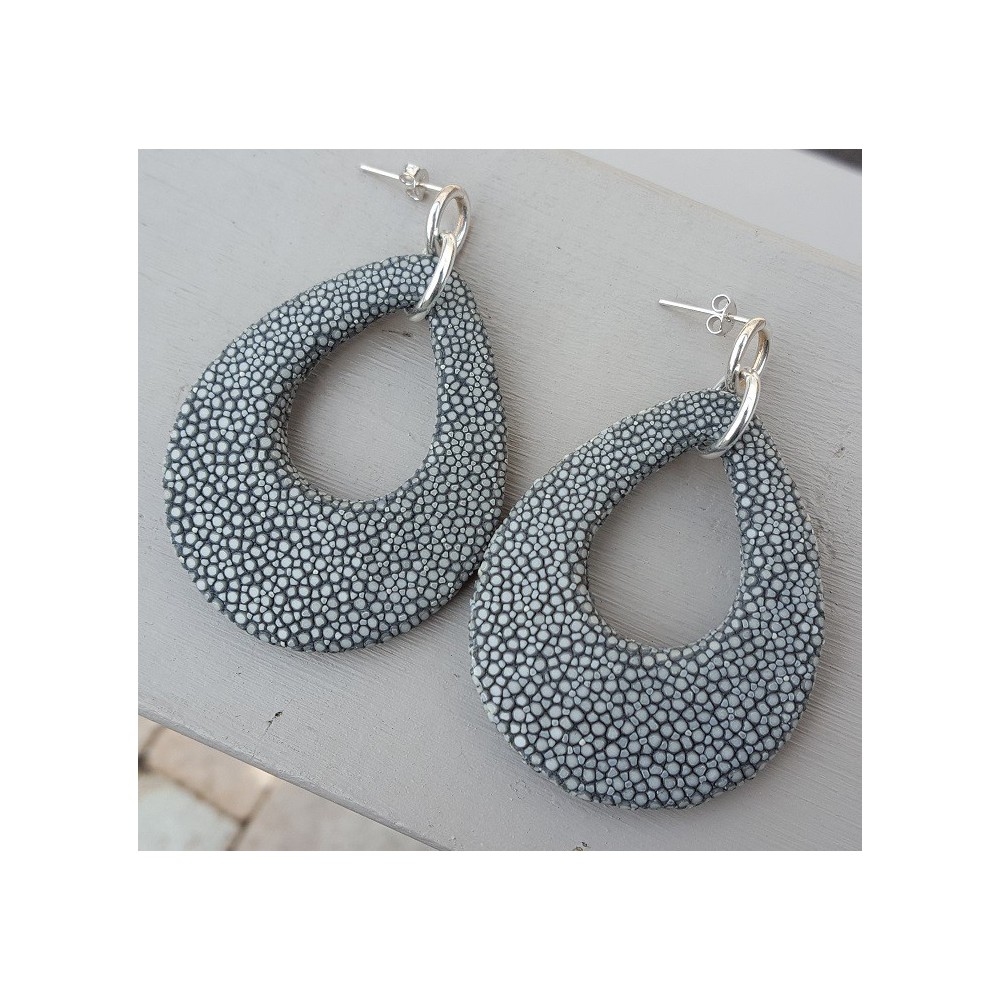 Oorbellen met druppel van grijs Roggenleer