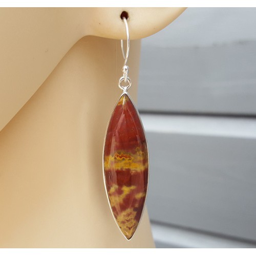 Zilveren lange oorbellen gezet met marquise Bloedsteen