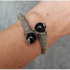 Silver bracelet set with black Onyxen and Markasiet