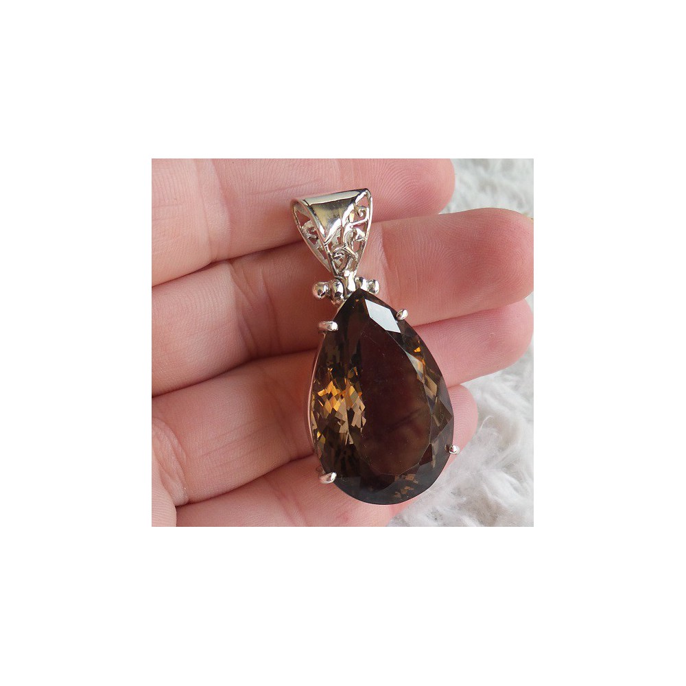 Zilveren hanger gezet met facet druppelvorm Smokey Topaas 