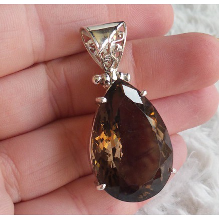 Zilveren hanger gezet met facet druppelvorm Smokey Topaas 