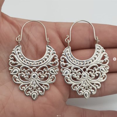 Stones and Silver Wear sieraden op Instagram